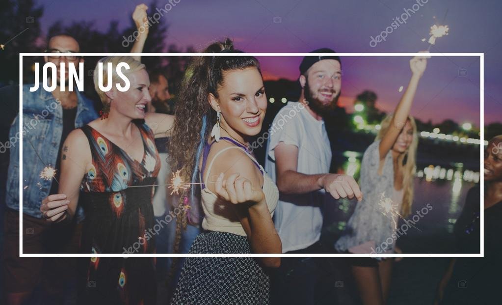 Menschen heben gemeinsam die Hand